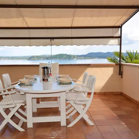 Relax On The Terrace With Lake View And Pool